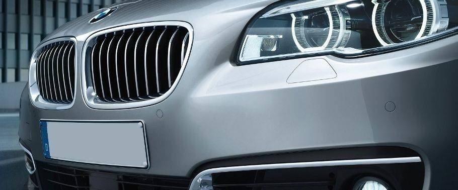 5 Series Sedan Grille View 5 Series Sedan Grille View