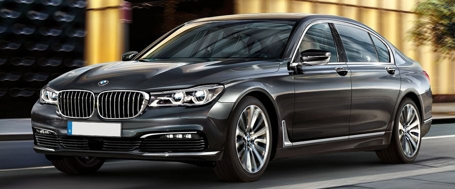 7 Series Sedan Front angle low view