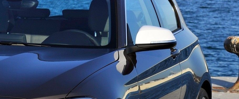 BMW 1 Series 5-door Drivers Side Mirror Front Angle BMW 1 Series 5-door Drivers Side Mirror Front Angle