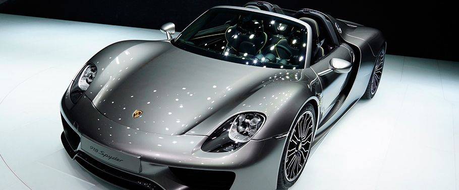 Porsche 918 Spyder Front Angle High View Porsche 918 Spyder Front Angle High View