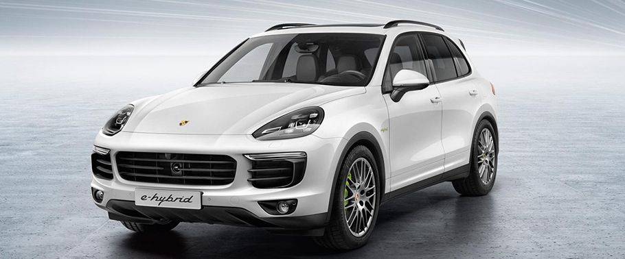 Porsche Cayenne S E- Hybrid Front Angle High View Porsche Cayenne S E- Hybrid Front Angle High View