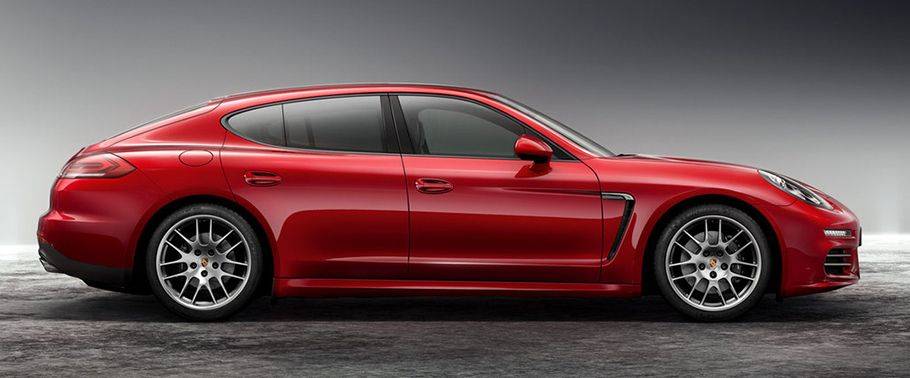 Porsche Panamera 4 Drivers Sideview Porsche Panamera 4 Drivers Sideview