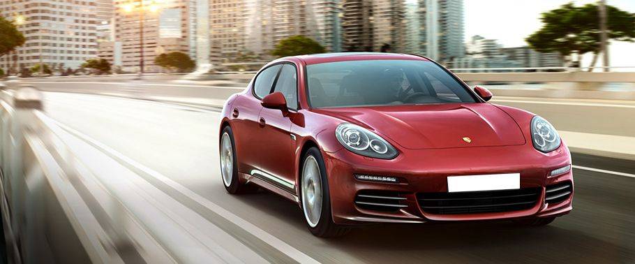 Porsche Panamera 4 Front Medium View Porsche Panamera 4 Front Medium View