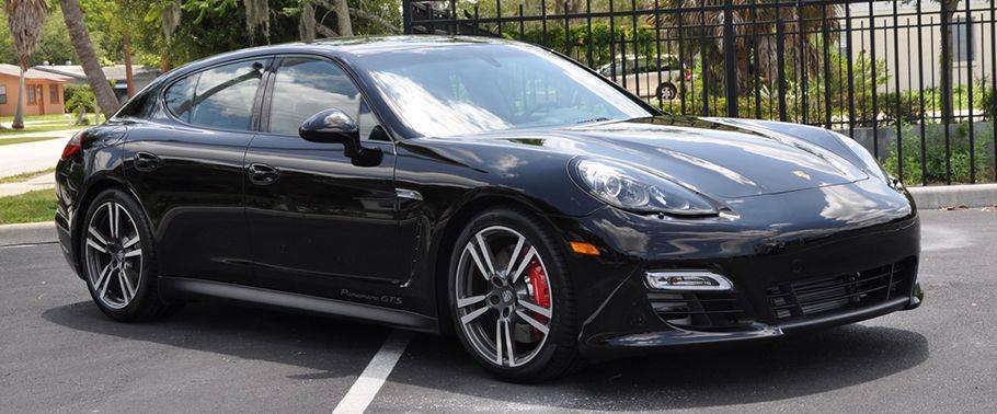 Panamera GTS Side view Panamera GTS Side view