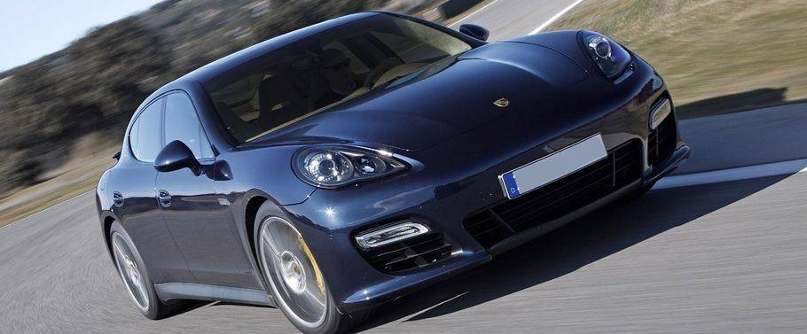 Porsche Panamera GTS Front Medium View Porsche Panamera GTS Front Medium View