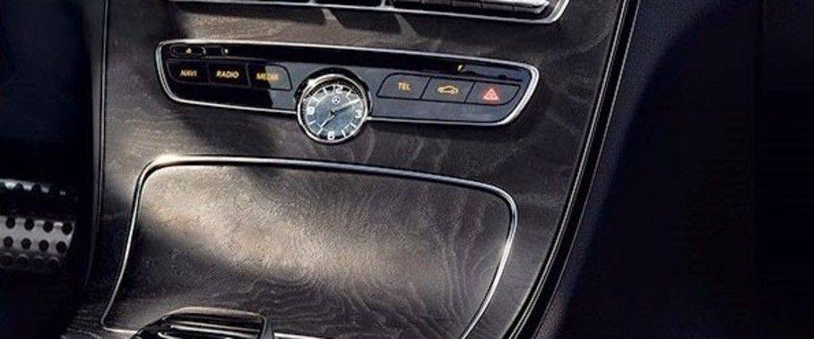clock in Mercedes-Benz E Class Estate clock in Mercedes-Benz E Class Estate