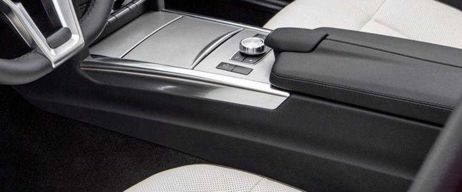 E Class Saloon Front Center Divider E Class Saloon Front Center Divider