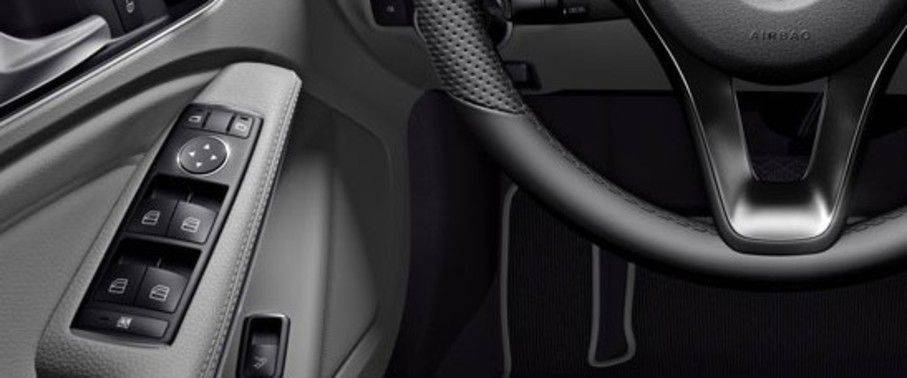 Mercedes-Benz CLA Class Drivers Side In Side Door Controls Mercedes-Benz CLA Class Drivers Side In Side Door Controls