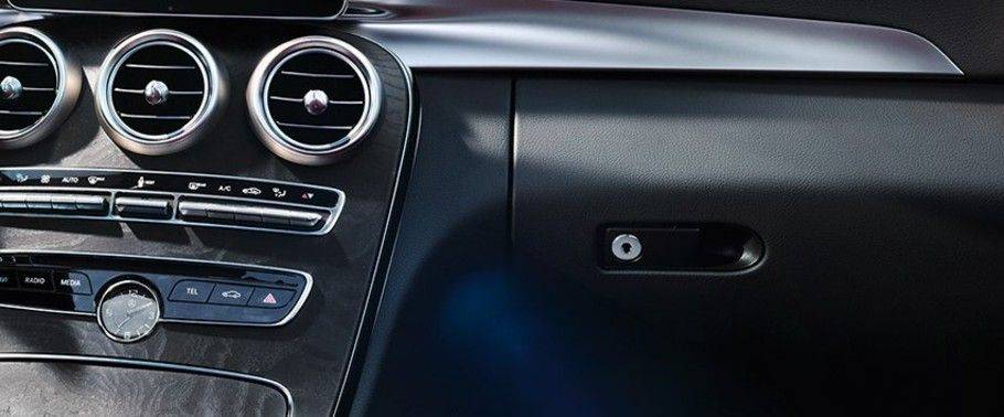 Mercedes-Benz C Class Sedan Glove Box Mercedes-Benz C Class Sedan Glove Box