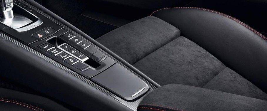 Center Controls of Porsche 911 Targa 4 GTS Center Controls of Porsche 911 Targa 4 GTS