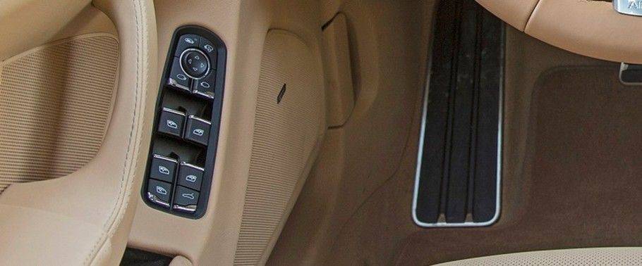 Porsche Panamera 4 Drivers Side In Side Door Controls Porsche Panamera 4 Drivers Side In Side Door Controls
