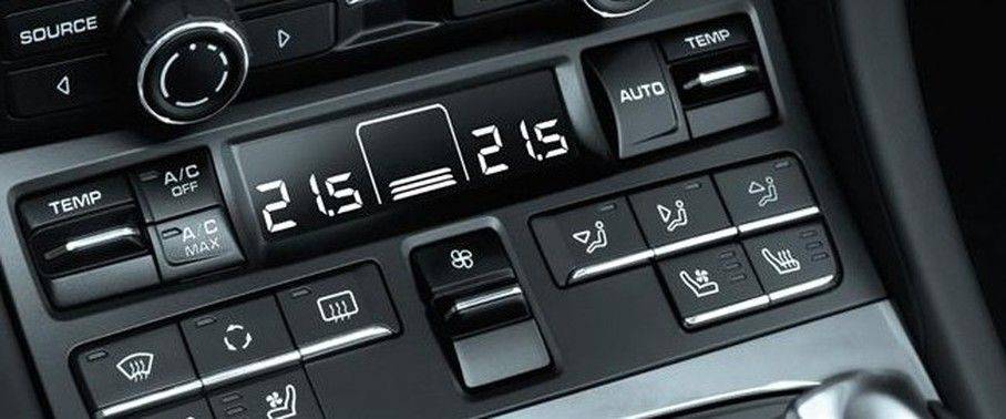 Front AC Controls of Porsche 911 Carrera 4 Black Edition Front AC Controls of Porsche 911 Carrera 4 Black Edition